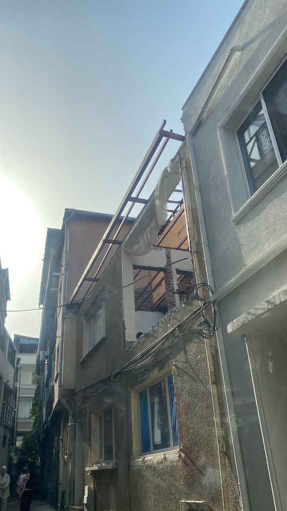 Boya işlemi öncesi bina görünümü